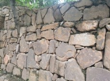 第一王屋老街石头墙