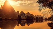 日暮的桂林山水风景摄影图