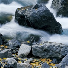 自然风景自然景观山水风景石头和流水