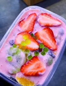 莓果草莓奶底水果捞