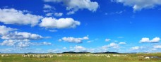 远山蓝天白云湖泊草原牧场图片